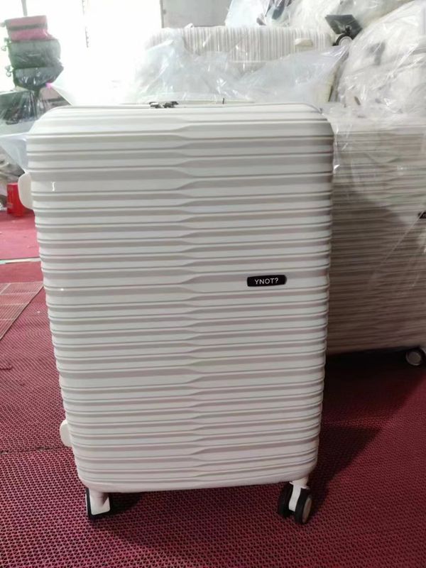 Ensemble de bagages en matériau PP à portée de main