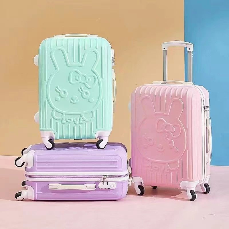 Compagnon de voyage chic: valise pour filles avec maquillage intégré pour des aventures élégantes