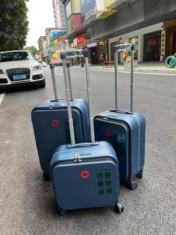 Valige de voyage d'affaires en aluminium. Vaisseau de voyage.