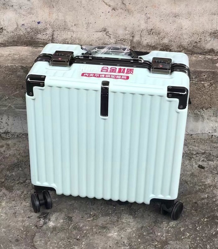 Une valise de design exclusif de grande qualité avec mot de passe et roue à rouleaux