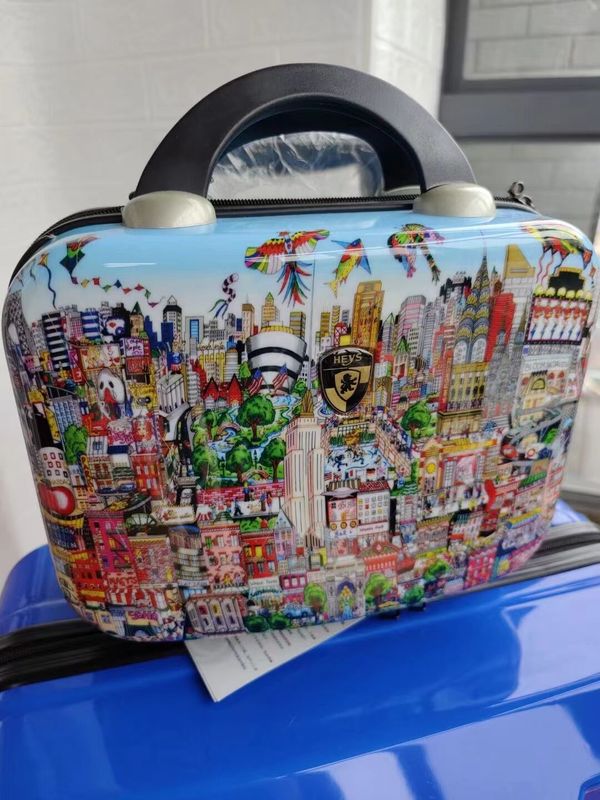 De haute qualité Chine usine de nouveau design coloré coquille dure imperméable à l' eau ensemble cadeau Abs en gros valise Fermeture à glissière Temps de trajet