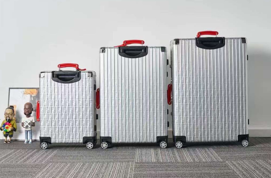 Marchés en ligne chinois Tous en alliage d'aluminium original résistant à l'usure Trolley Case de voyage Marque Ensemble de bagages de voyage Luxe
