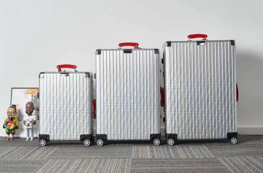 Marchés en ligne chinois Tous en alliage d'aluminium original résistant à l'usure Trolley Case de voyage Marque Ensemble de bagages de voyage Luxe