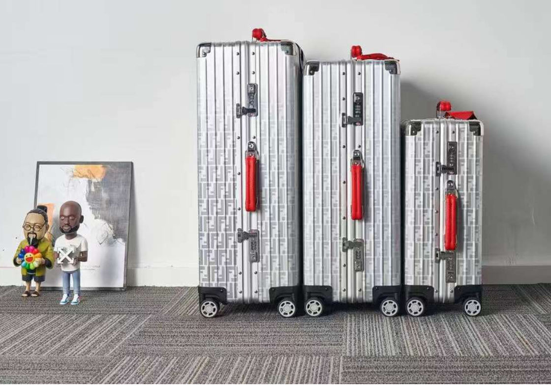 Marchés en ligne chinois Tous en alliage d'aluminium original résistant à l'usure Trolley Case de voyage Marque Ensemble de bagages de voyage Luxe