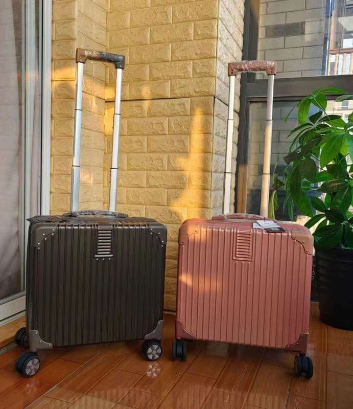 Bonne qualité Trolley à l'épreuve des rayures valise de bureau ordinateur bagage 18 pouces à quatre roues Silent Aluminium cadre valise
