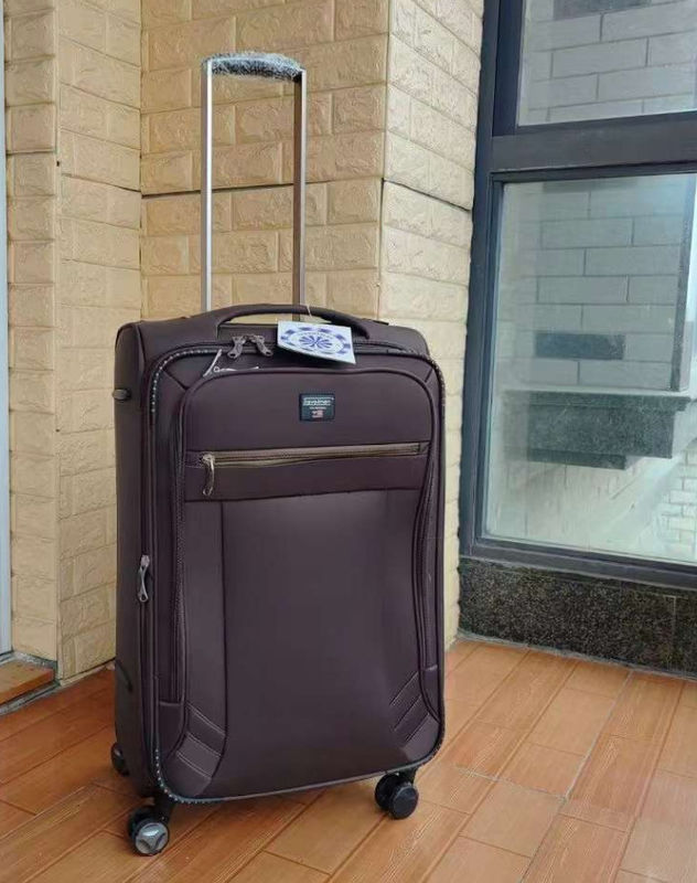 Logo OEM/ODM Couleur 4 pièces Ensemble de tissu Sac de voyage doux Chariot valise Sac de bagages