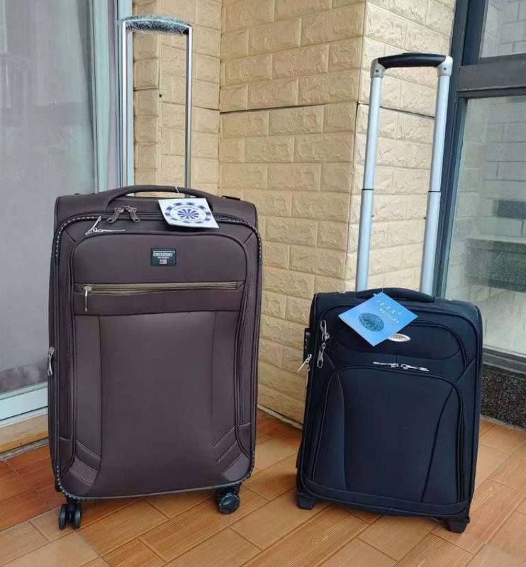 Logo OEM/ODM Couleur 4 pièces Ensemble de tissu Sac de voyage doux Chariot valise Sac de bagages