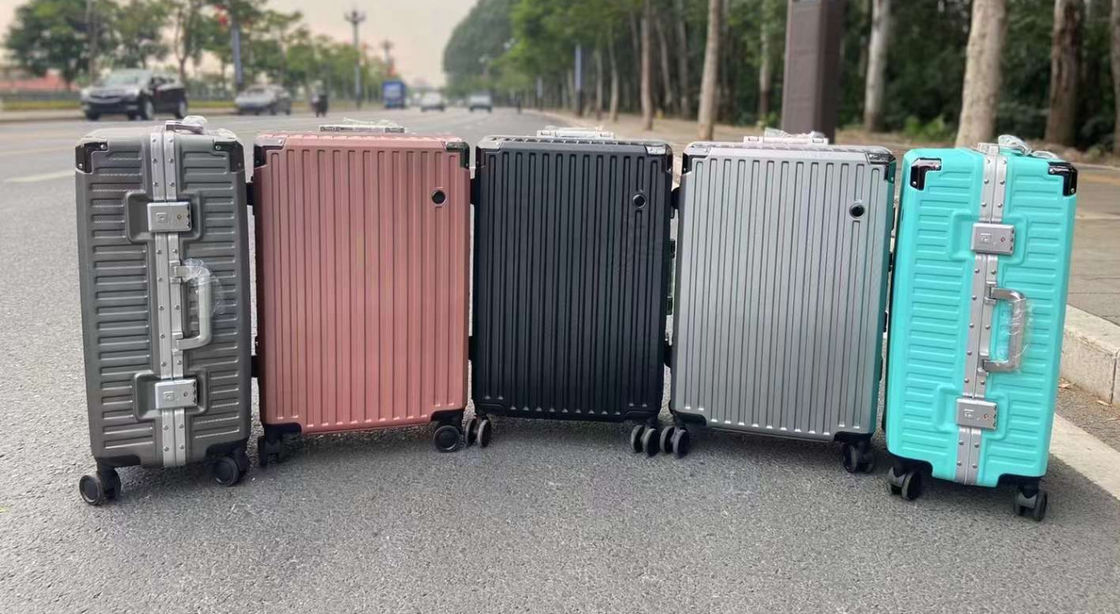 Conception client Casse à bagages en aluminium de 24 pouces Trolley Casse ensemble de bagages à main valises silencieuses roues universelles