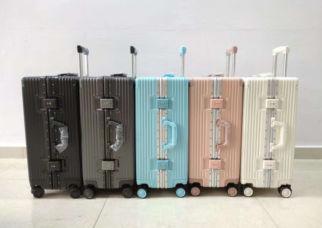 Cadre en aluminium Bagage de stock Design de mode 6 couleurs Haute capacité Vente à chaud 3 tailles Matériau ABS + PC Dur sans poids