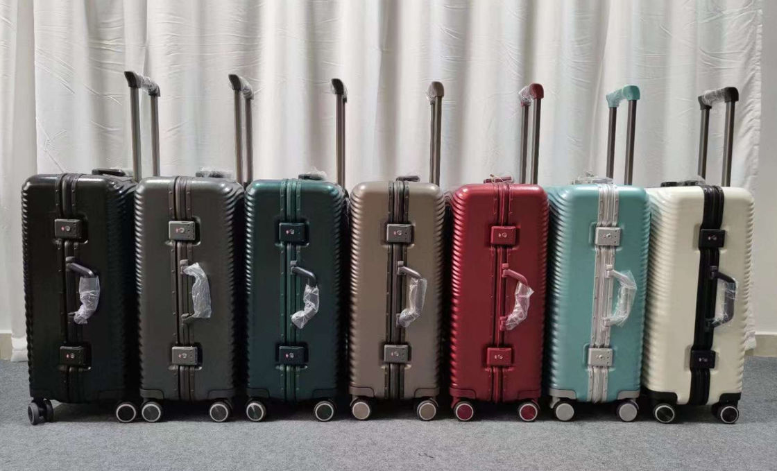 Couleur vive ABS + PC poignée d'aluminium prix de bagages de haute qualité nouveau sac de bagages chariot à bagages vente à chaud voyage d'affaires bagages