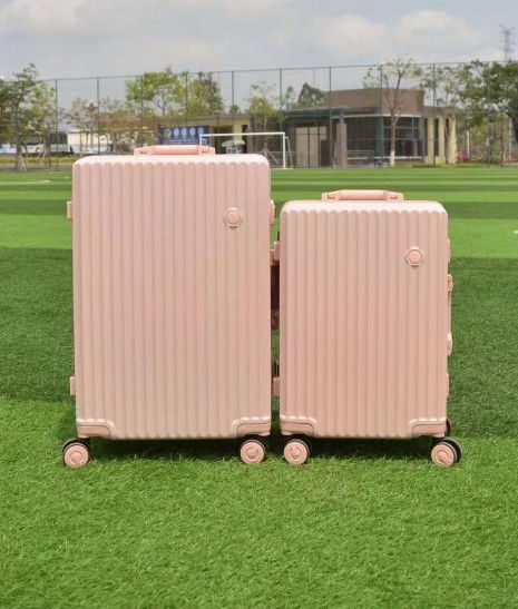 Prix d'usine PC Bagage Valise Multicolore TSA Voyage Valise étanche Port-Case Pour Hommes Femmes Famille