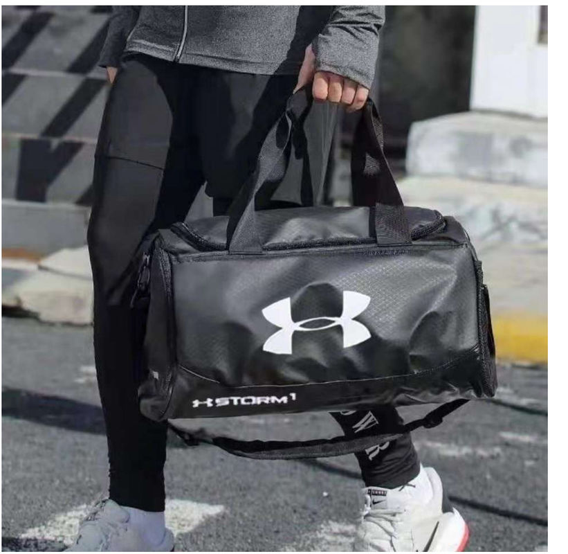 Gros sac à dos de sport étanche à l'eau 100% de matériaux recyclés